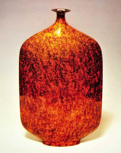 扁壶,高 29cm,大漆, 麻布,2004