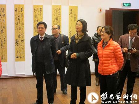 【动态】武汉市江夏区副区长黄莹丽视察汪国新诗书画院