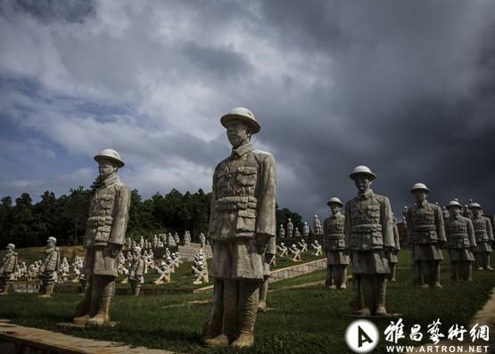 中国远征军雕塑群在云南松山战役遗址落成