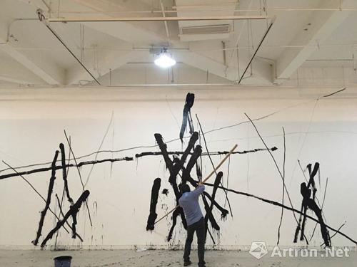 【雅昌快讯】首个美术馆"白墙计划"收官日:谭平如何"对话"卡斯特利?