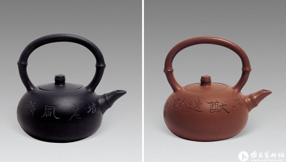 书竹铭紫砂壶一对<br>^-^A Pair of Purple Clay Bamboo Shaped Teapots with Inscription on Tea