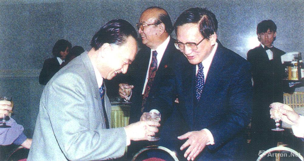 杨德衡,唐家璇 拍摄时间:1996年 拍摄说明:35339 照片标题:与王克将军
