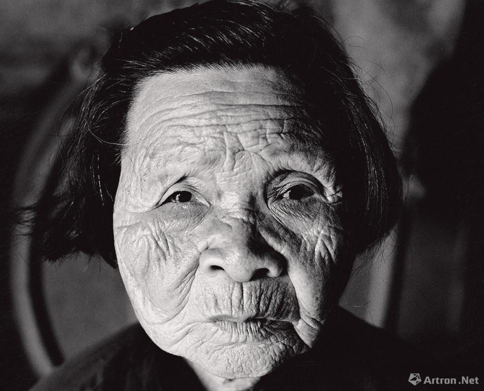 黄一鸣作品：符桂英当年被日本人押在军部，随时受人奸淫，直到日本投降。2005年临高