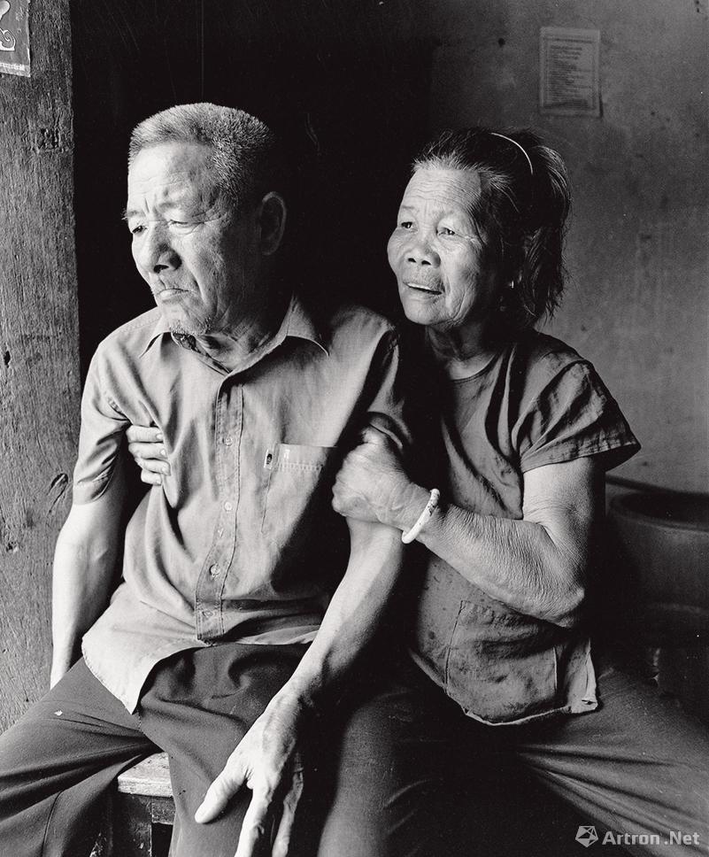 黄一鸣作品：李美金20岁时嫁给钟氏。87岁的丈夫自2004年瘫痪卧床，由她每天照顾。