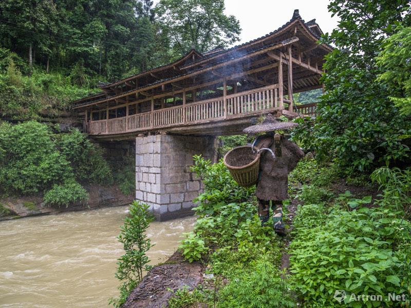 096 深溪河桥，湖北省来凤县革勒车乡百果园村八组（清同治二年1863年）。