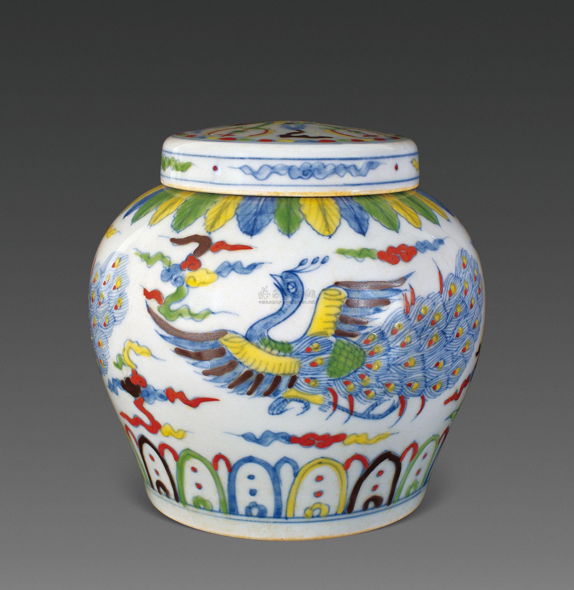 1090 明代 斗彩孔雀祥云纹盖罐