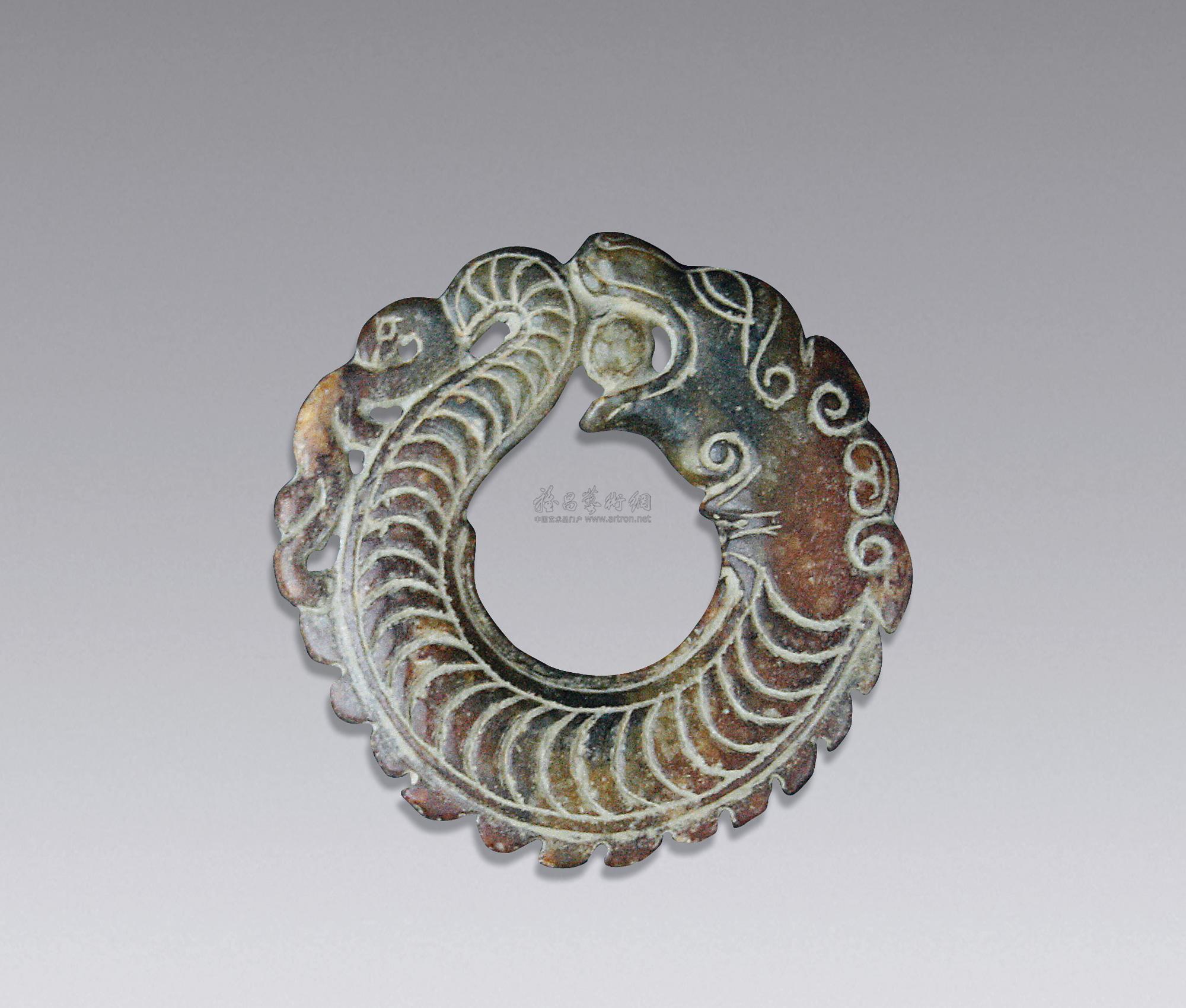 0437 汉代 古玉含尾龙