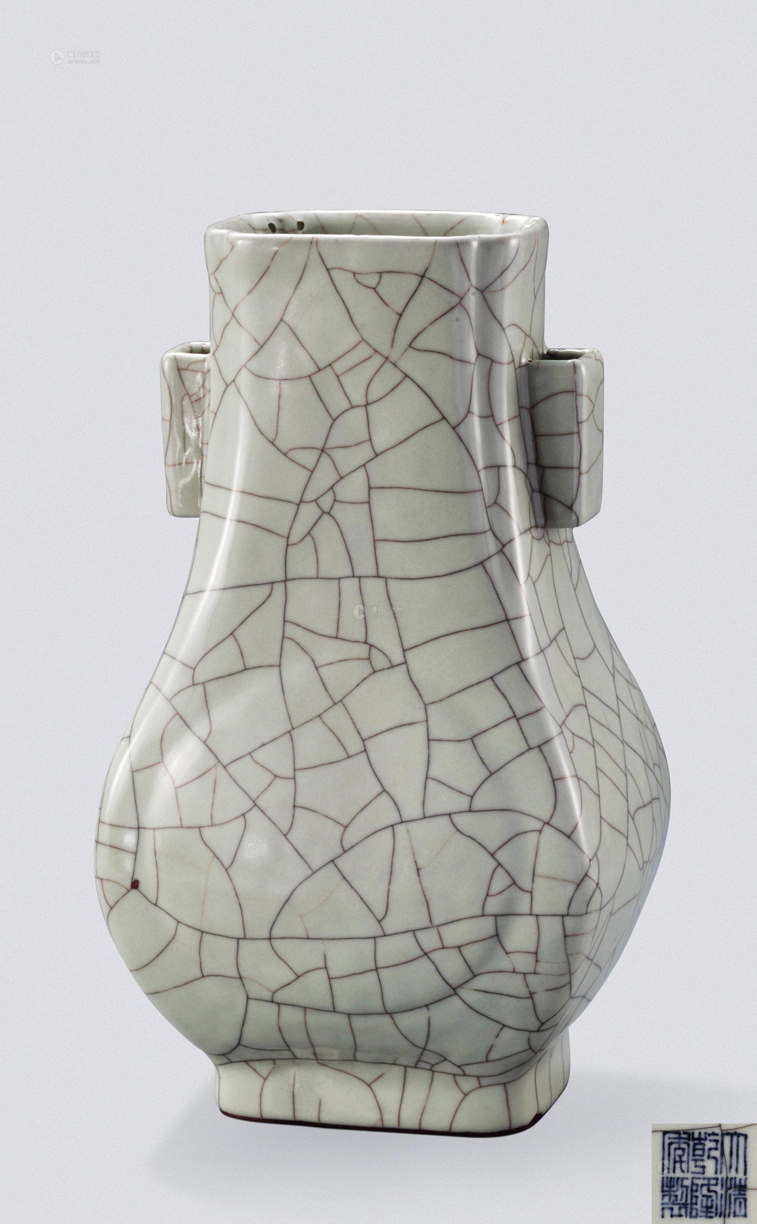 3778 清乾隆 仿官釉贯耳瓶