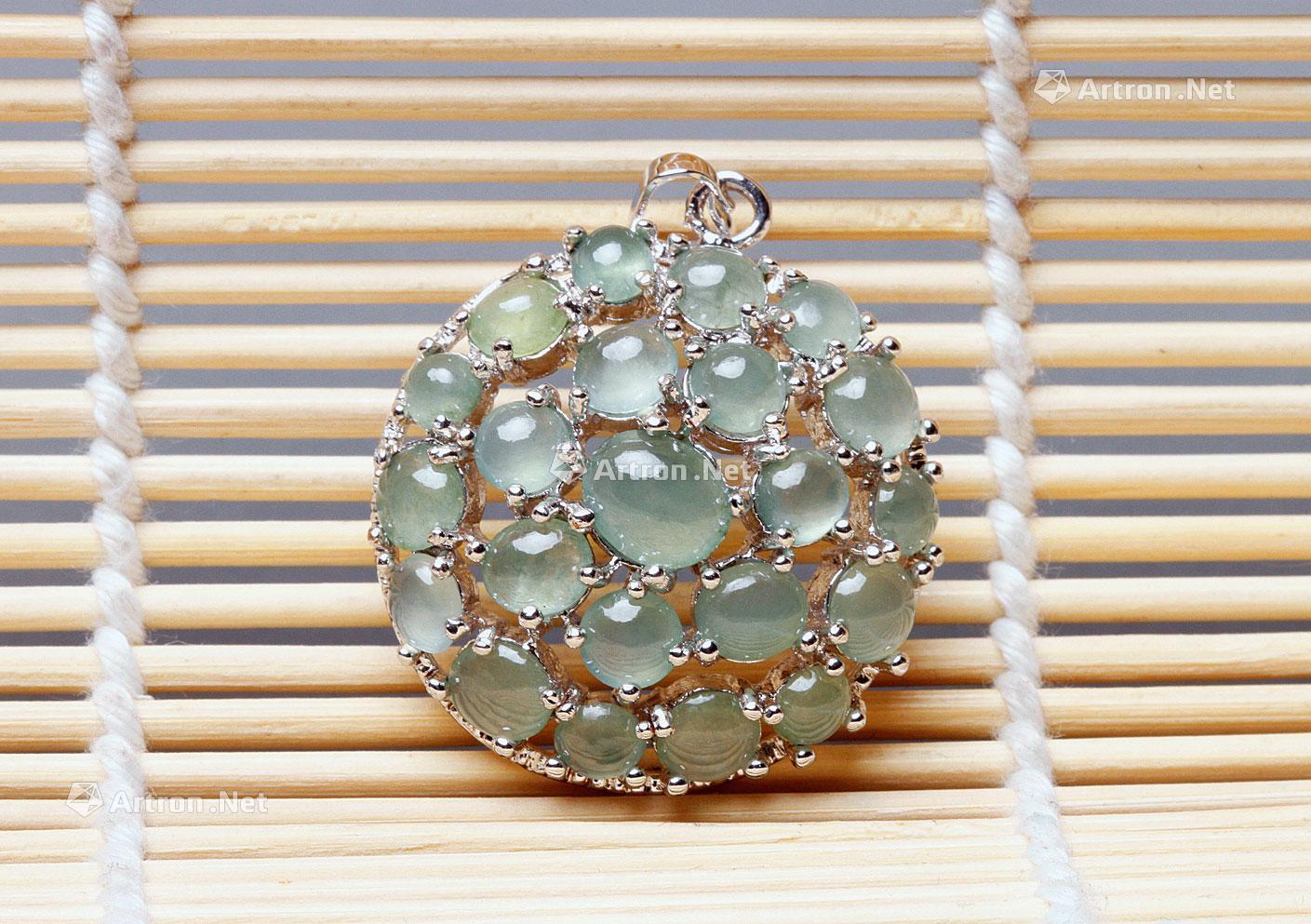 0302 翡翠冰种群镶吊坠