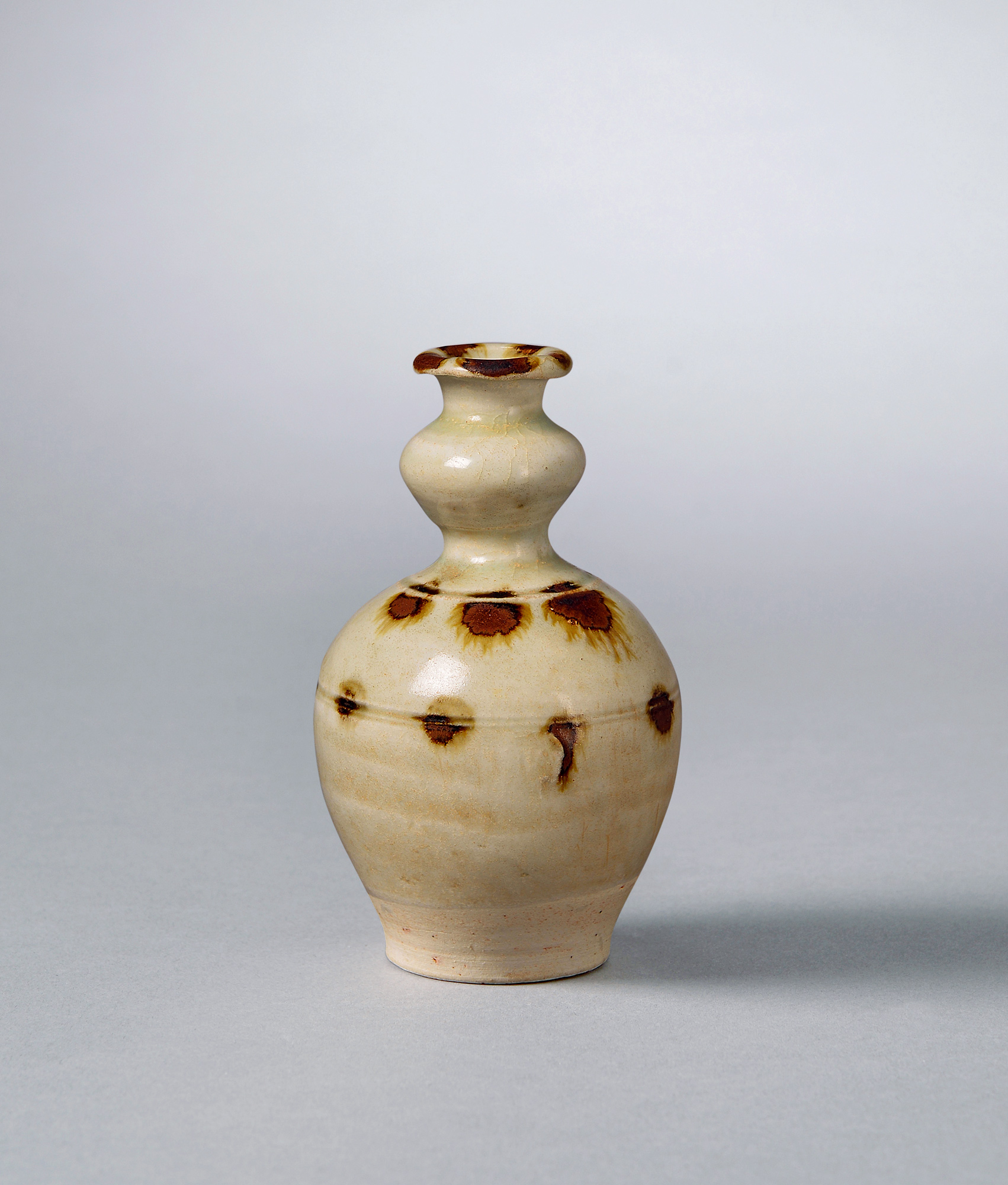 【宋-元 青白瓷小瓶】拍卖品_图片_价格_鉴赏_元代以前陶瓷_雅昌艺术