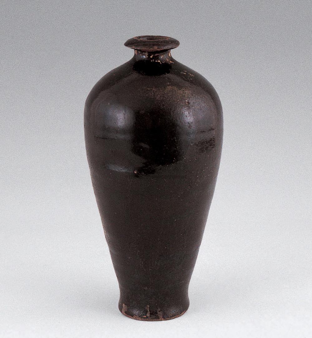 572 金 黑釉梅瓶