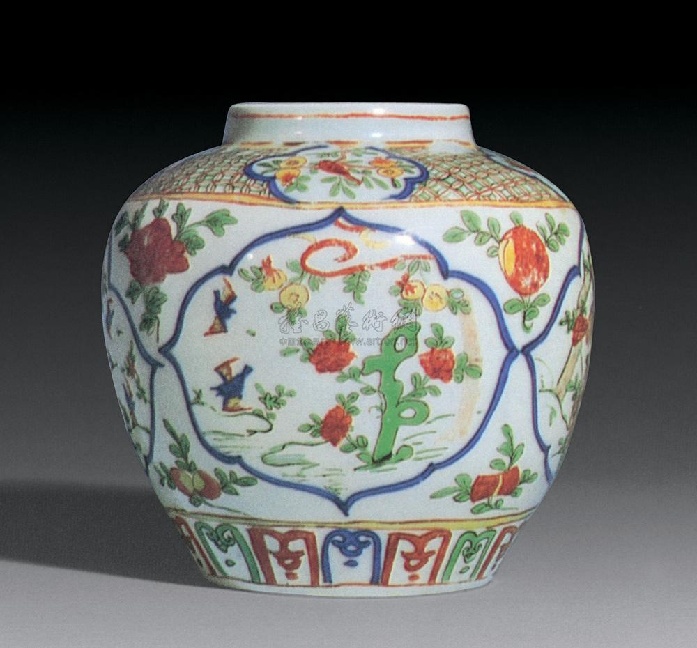 628 明万历 五彩花鸟纹罐