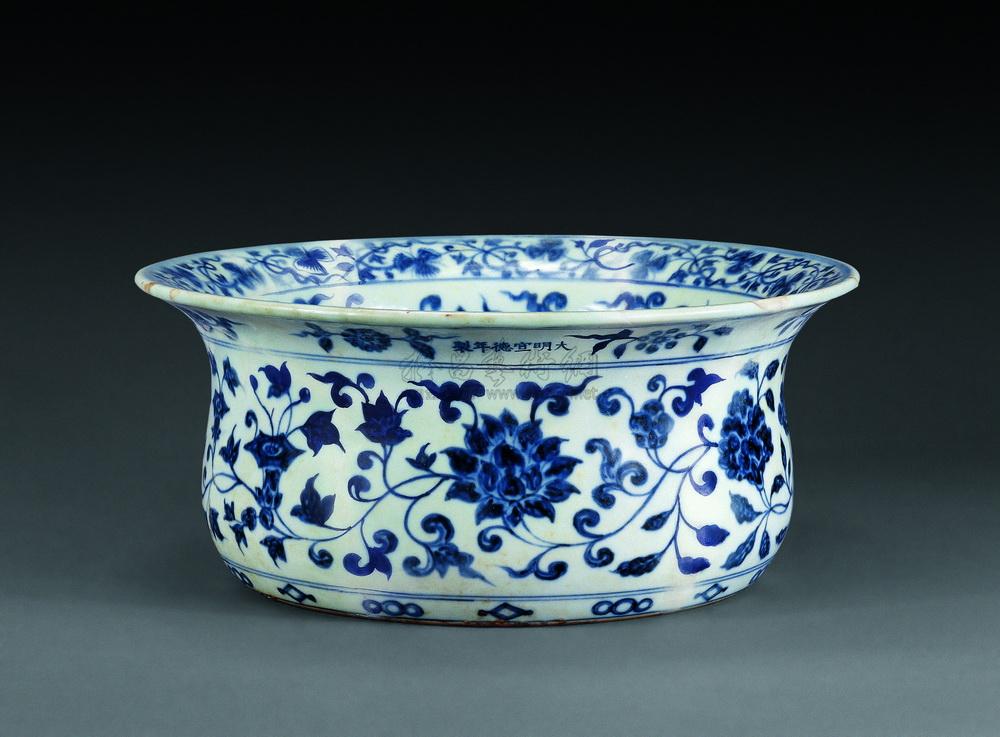 【明宣德 青花缠枝折沿盆】拍卖品_图片_价格_鉴赏_明代青花瓷器_雅昌