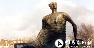 亨利·摩尔公共雕塑所属区承诺不出售作品
