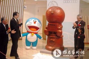 日美术馆设置多啦A梦邮筒 纪念作者诞辰80周年
