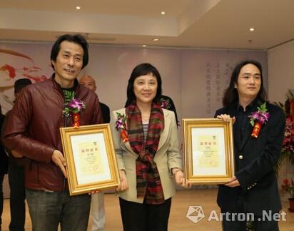 李广明与舒勇双个展亮相京城：冰墨集体创作互动